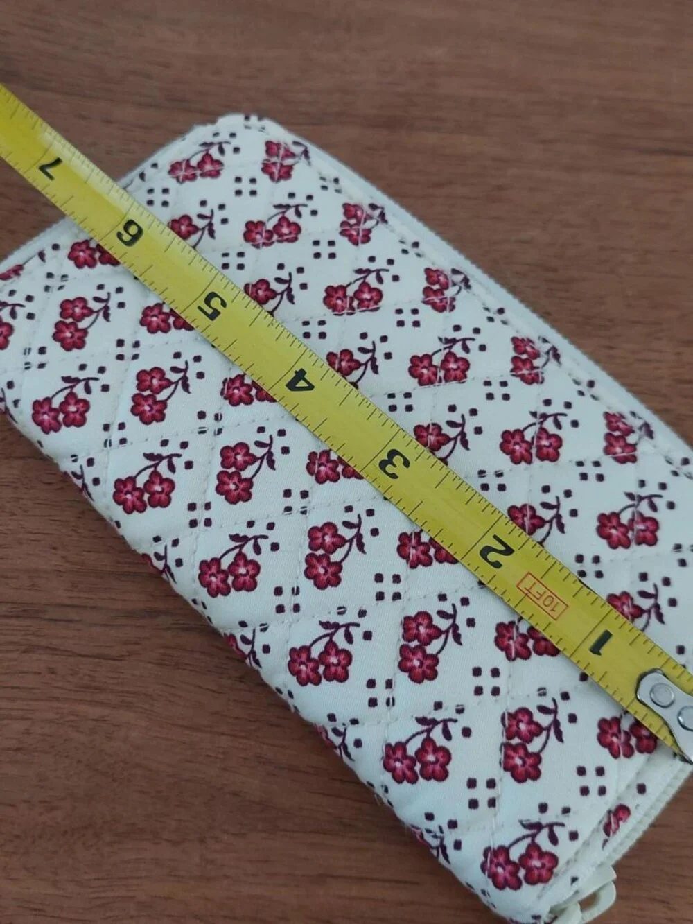 SOLD Vera Bradley rachel ditzy white & red floral print quilted wallet - Picture 7 of 7